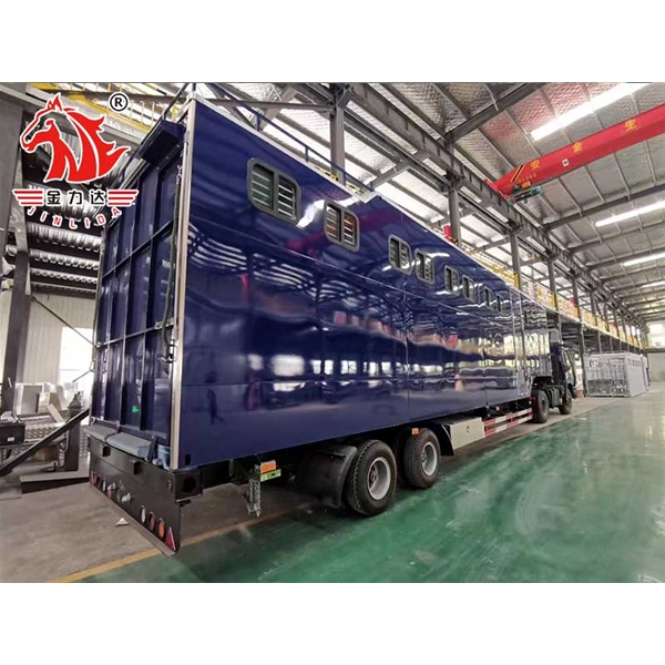 河南货箱式运马车